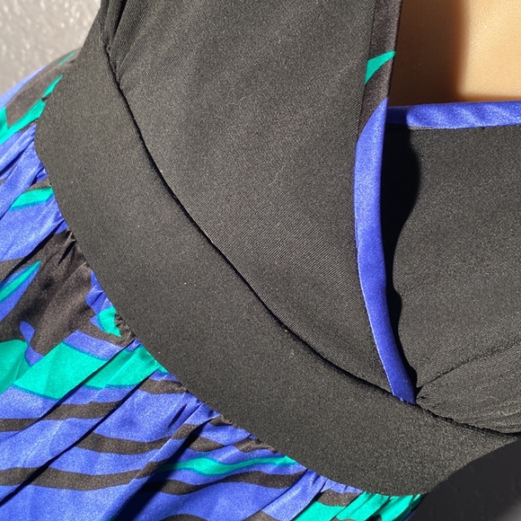 MAGGY LONDON - dress: floral lined bottom and black stretchy strappy top - 16 - Picture 11 of 16